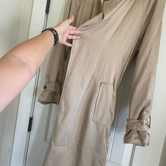 Tan Trench Coat, NEVER WORN - Picture 4 of 4
